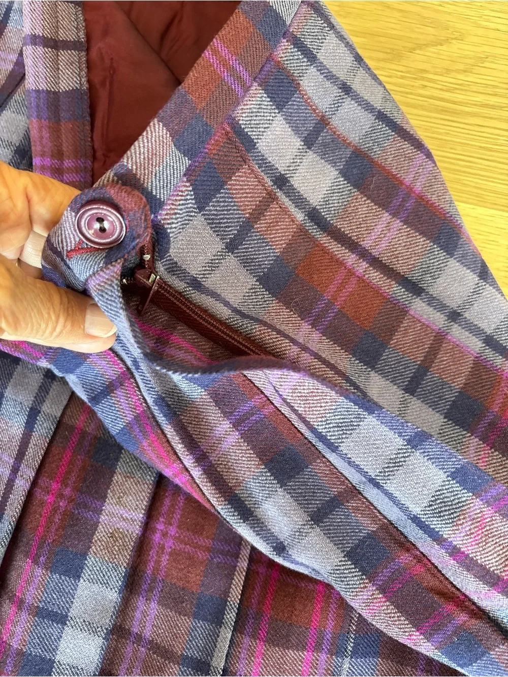 VTG Ireland 100% Wool Purple Plaid Tartan Pleated Women’s Skirt, Lined, Midi, 28